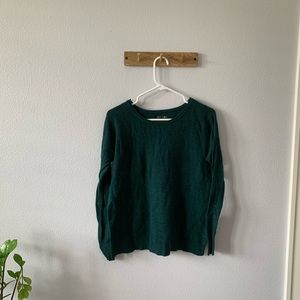 💜2/$12 SOFT GREEN SWEATER